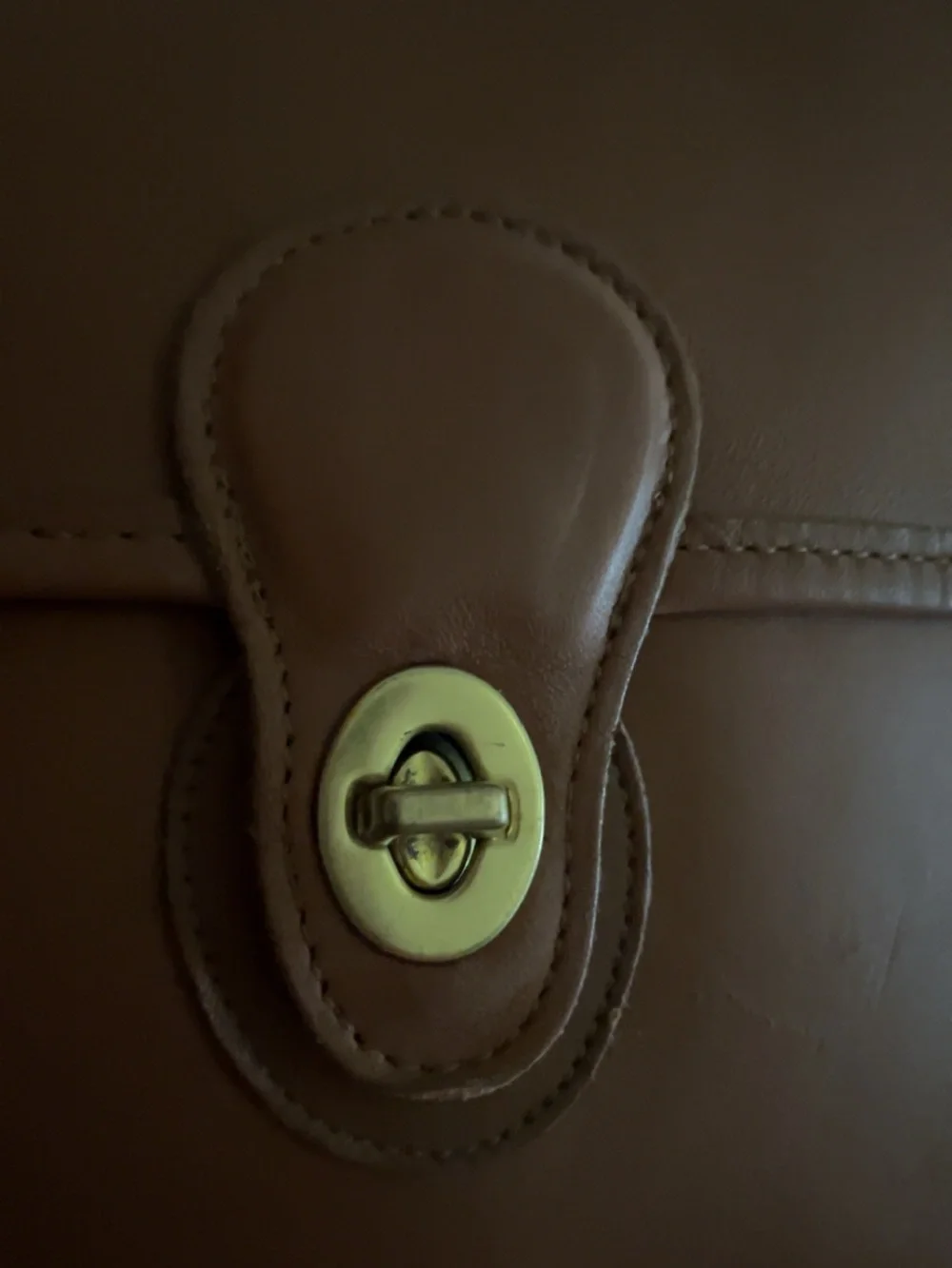 Vintage Coach Willis Bag #9927 (2003) — British Tan